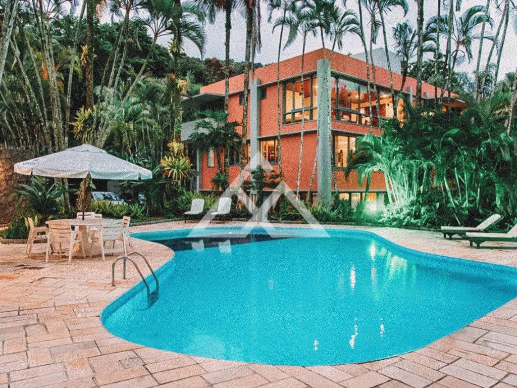 Casa de Alto Padrão - Vermelha do Centro - Ubatuba - SP - 30 - 01