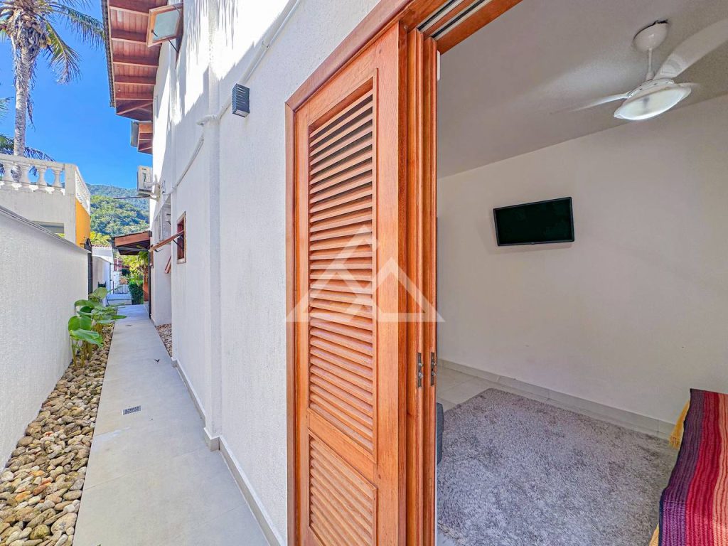 Casa de Condomínio Alto Padrão - Horto - Ubatuba - SP - 330 - 18