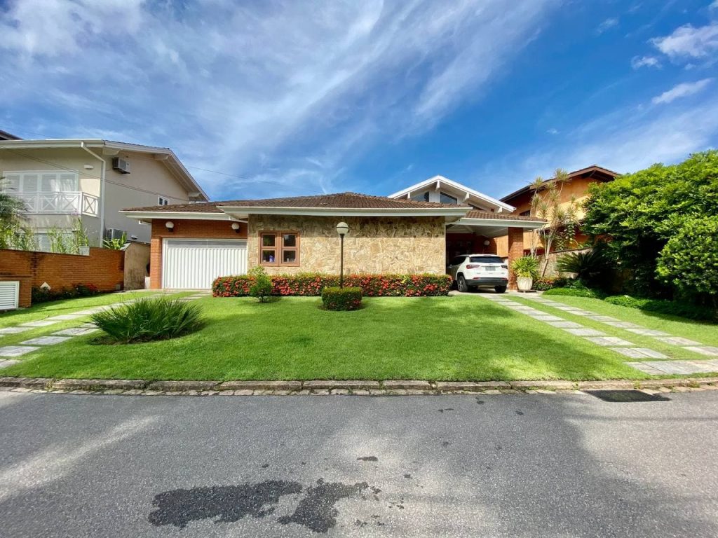 Casa de Condomínio Alto Padrão - Tabatinga - Caraguatatuba - SP - 01